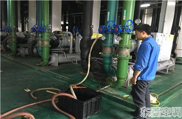 中央空調冷凝器怎樣清理？冷凝器的清理流程【詳細說明】